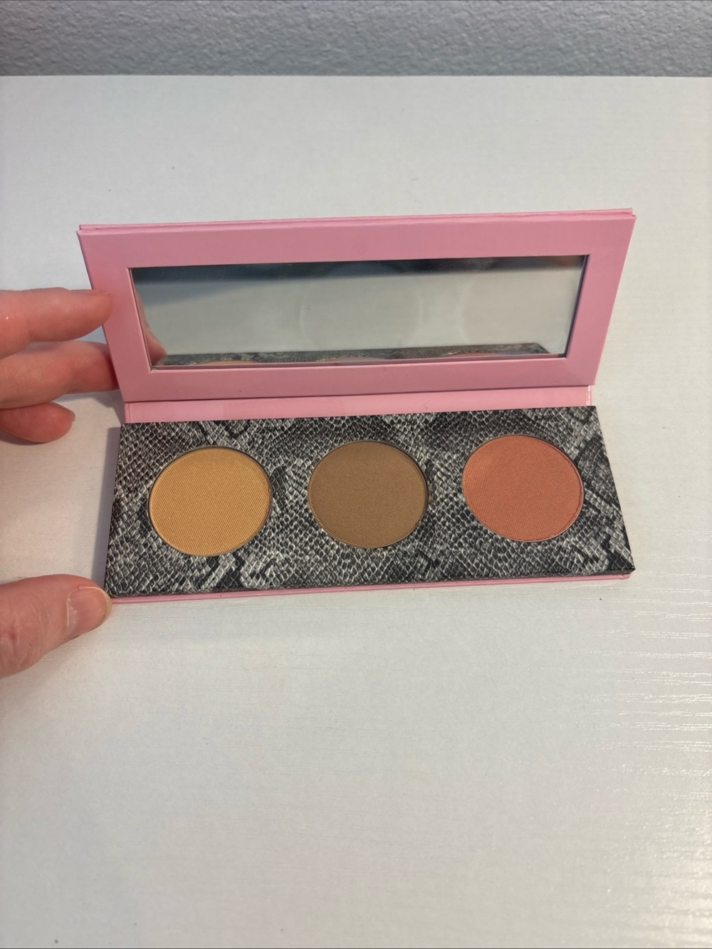 Mally Shimmer Shape & Glow- Love Is Deeper .3oz New.